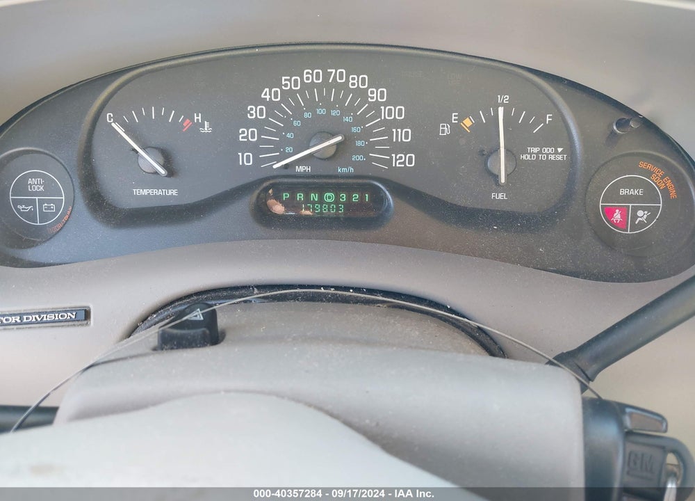 2002 BUICK CENTURY CUSTOM VIN: 2G4WS52J121134221