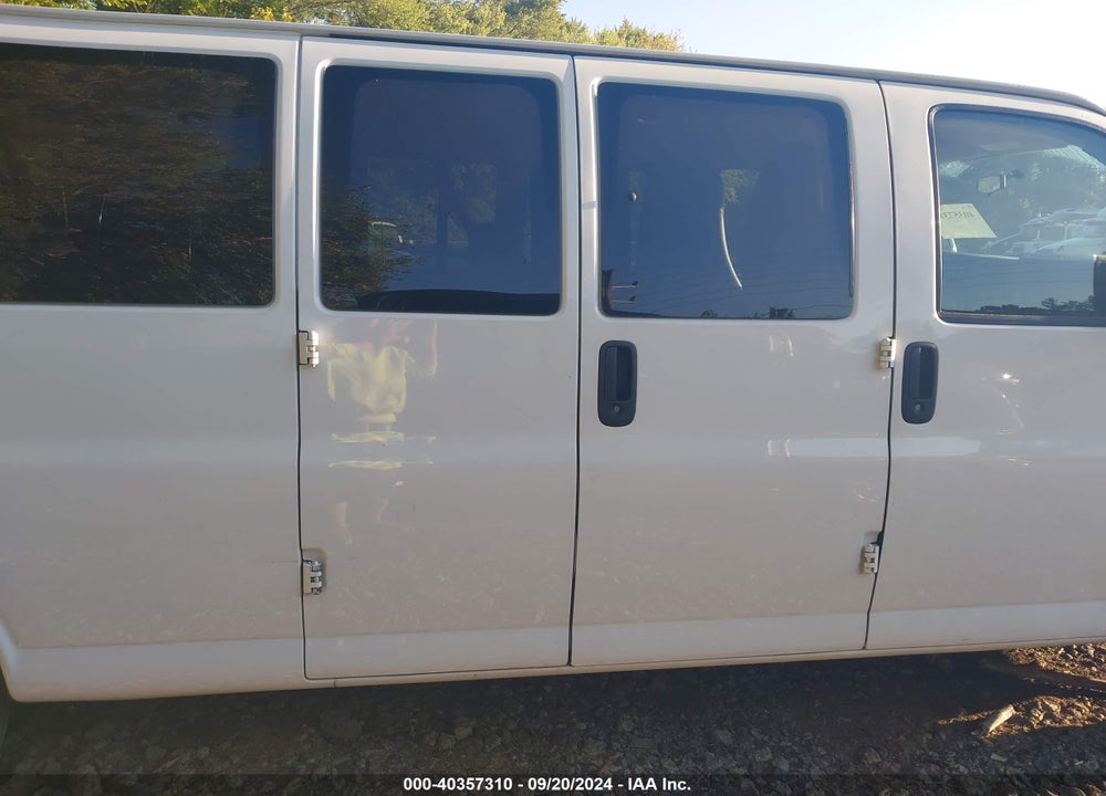 2015 CHEVROLET EXPRESS 3500 LS VIN: 1GAZGZFG2F1279152