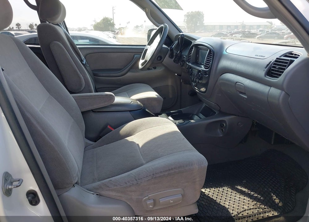 2004 TOYOTA SEQUOIA SR5 V8 VIN: 5TDZT34A24S215465