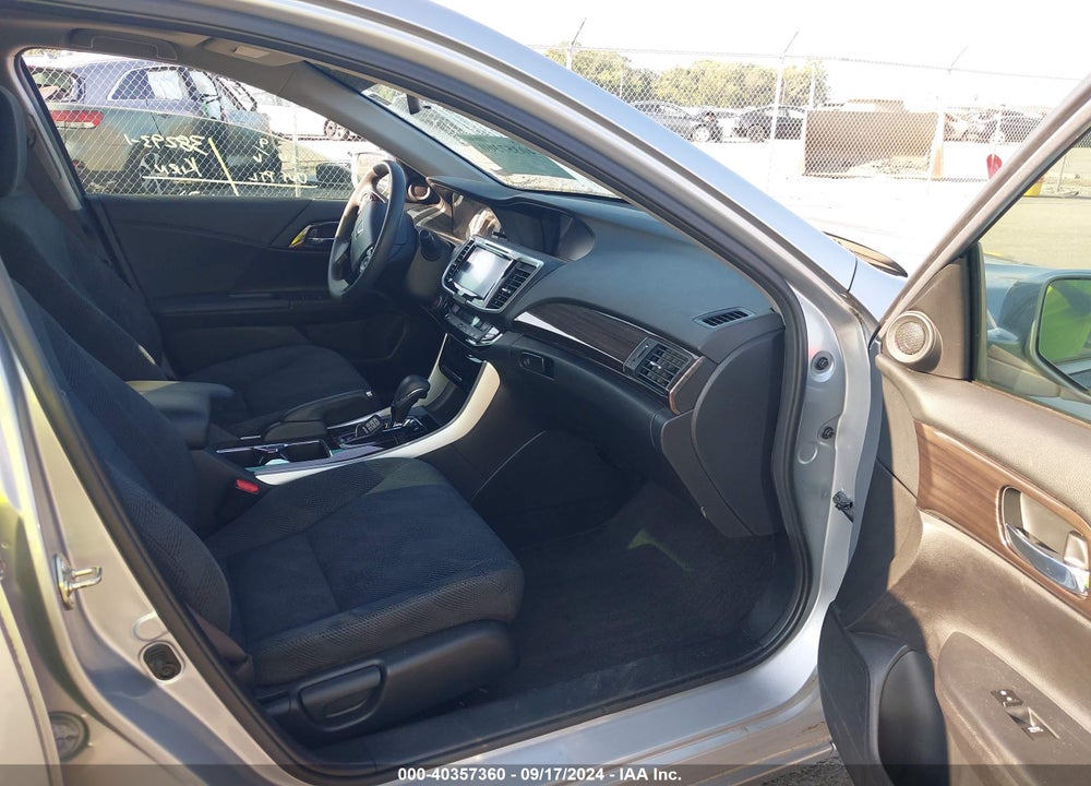 2017 HONDA ACCORD VIN: 1HGCR2F73HA045895