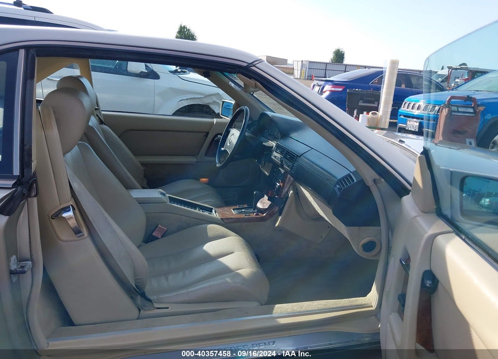 1991 MERCEDES-BENZ 300 SL VIN: WDBFA61E6MF015639