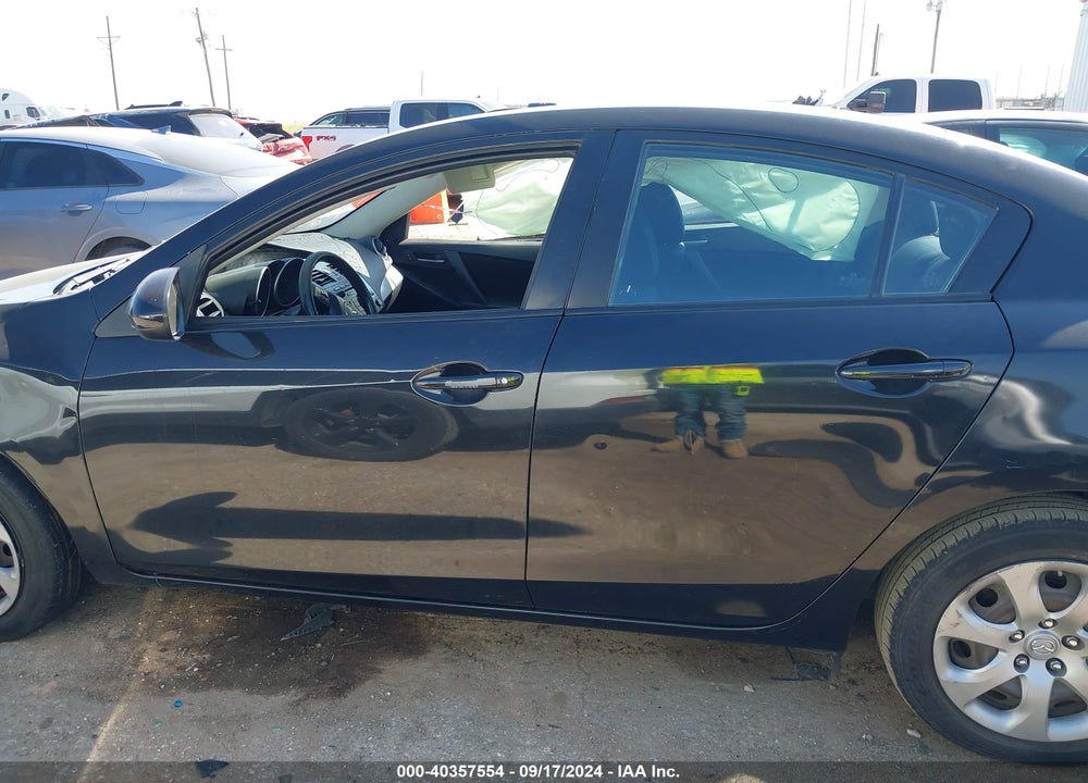 2013 MAZDA 3 I SPORT VIN: JM1BL1U72D1801610