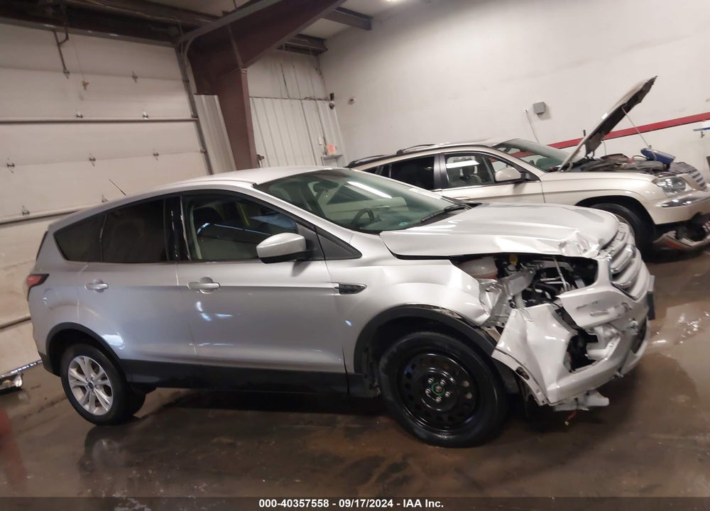 2017 FORD ESCAPE SE VIN: 1FMCU9GD2HUC49544