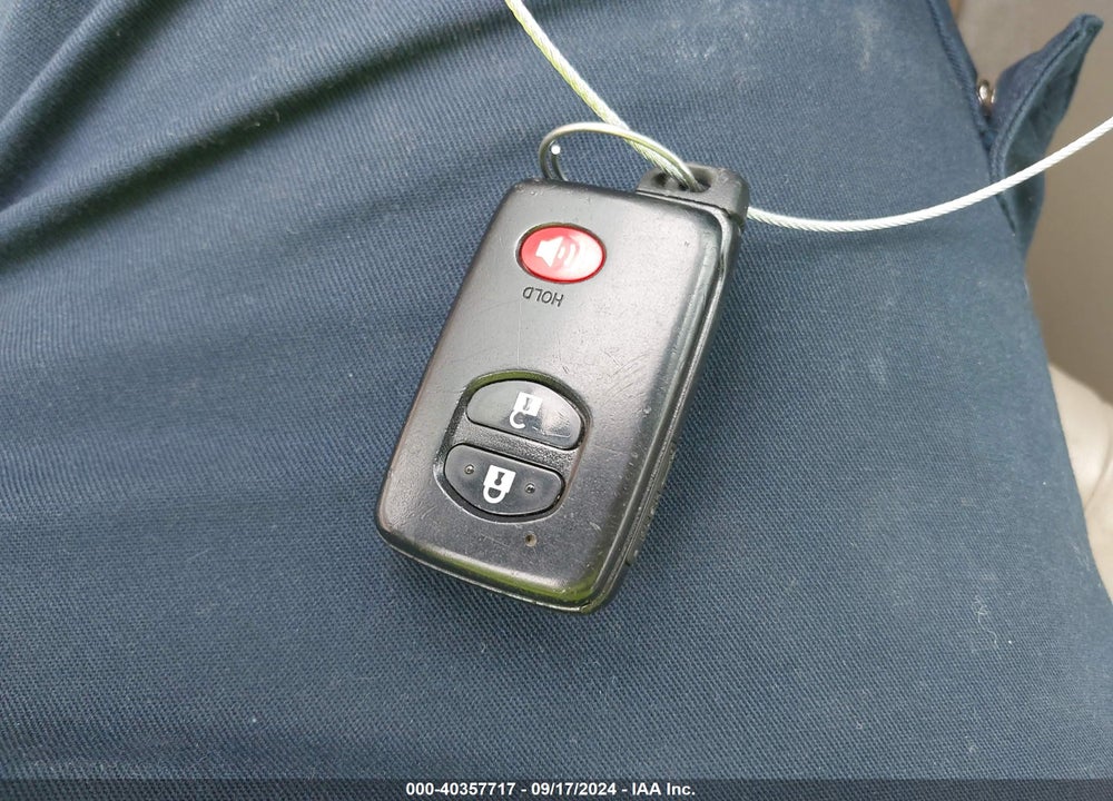 2011 TOYOTA PRIUS TWO VIN: JTDKN3DU4B0314147