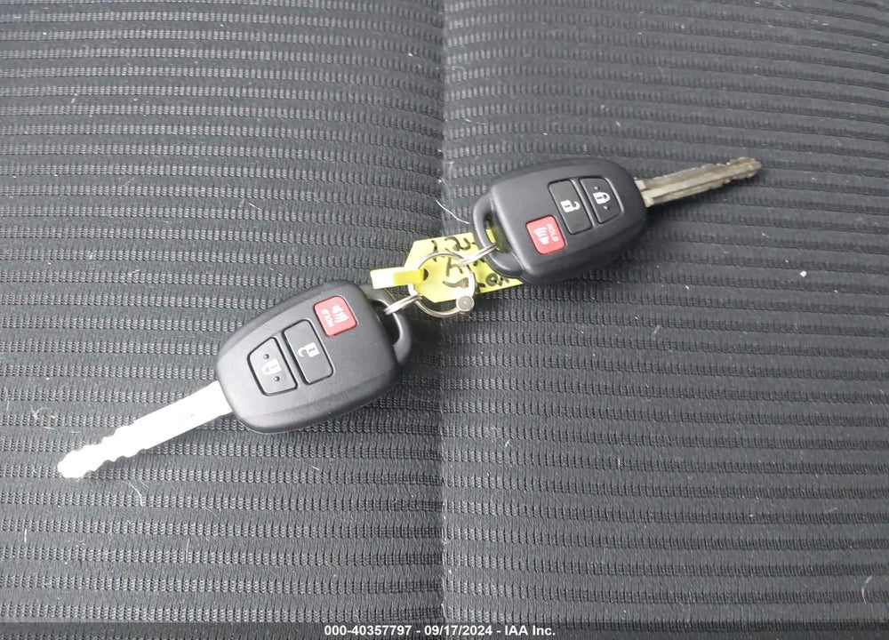 2017 TOYOTA RAV4 LE VIN: 2T3BFREV8HW656714