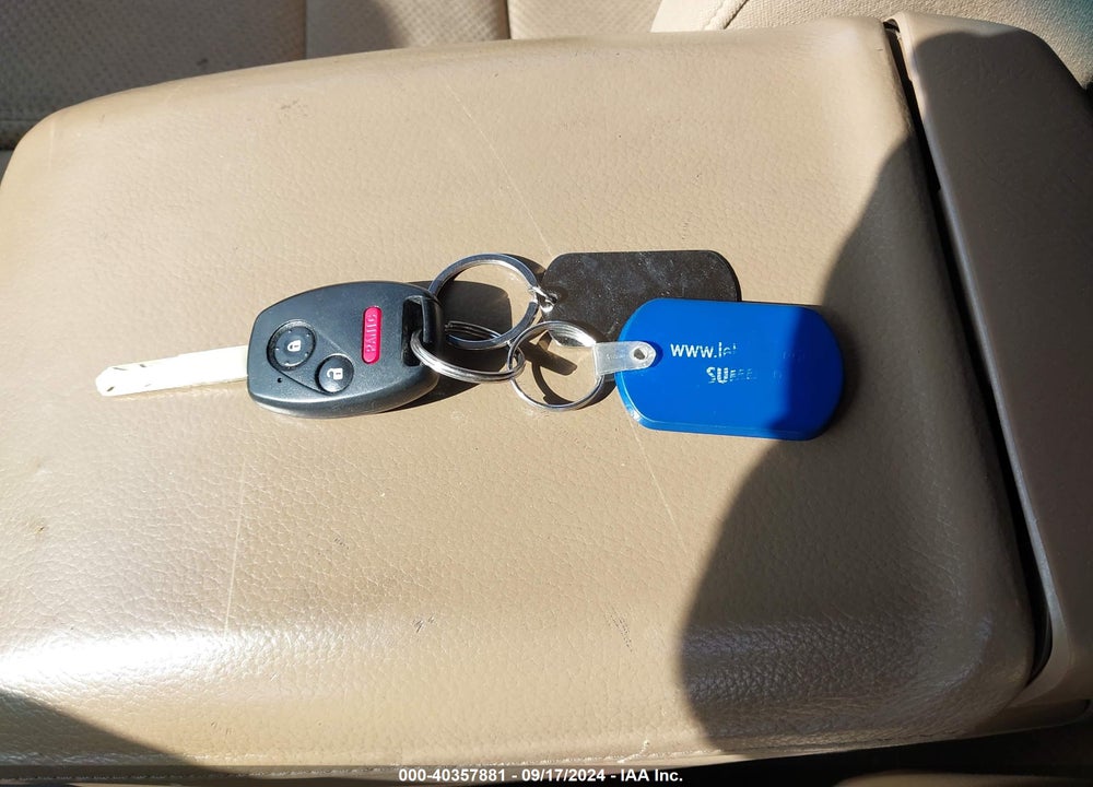 2006 HONDA PILOT EX VIN: 2HKYF18466H546666