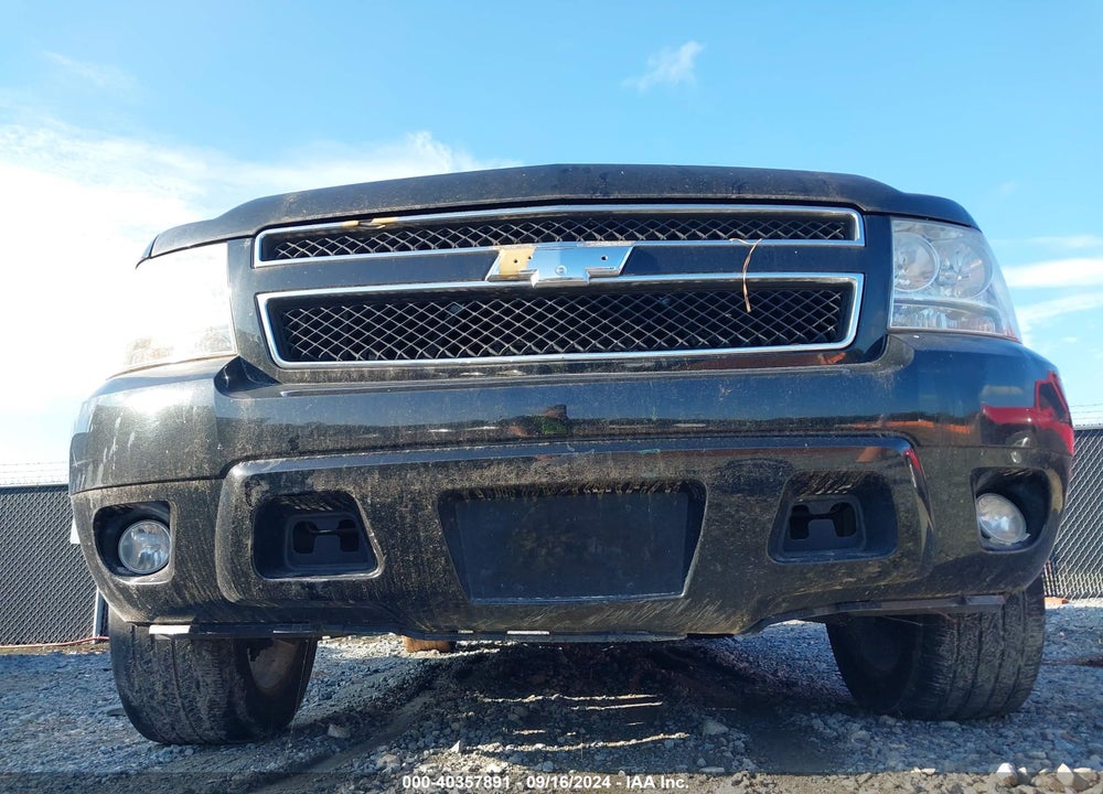 2008 CHEVROLET SUBURBAN 1500 LTZ VIN: 1GNFC16058R100690