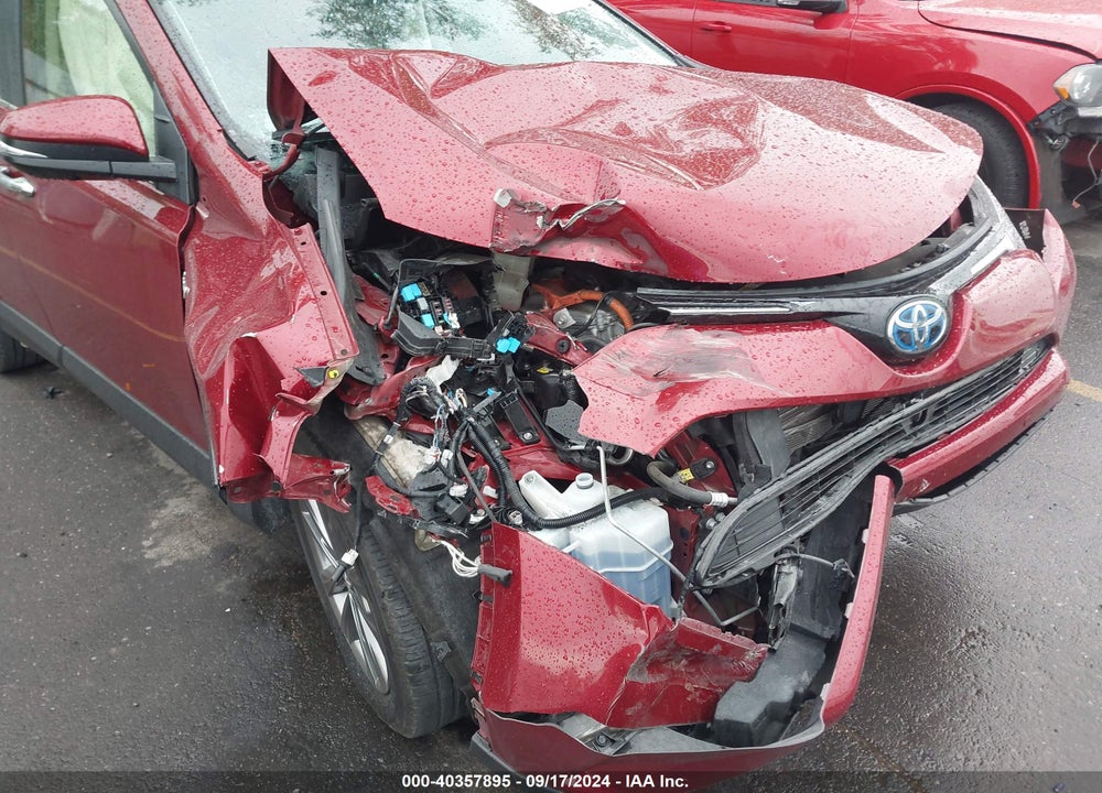 2018 TOYOTA RAV4 HYBRID LIMITED VIN: JTMDJREV3JD195321