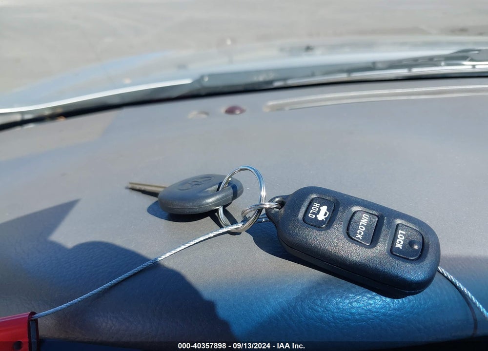 2005 TOYOTA CAMRY LE V6 VIN: 4T1BF32K35U096466