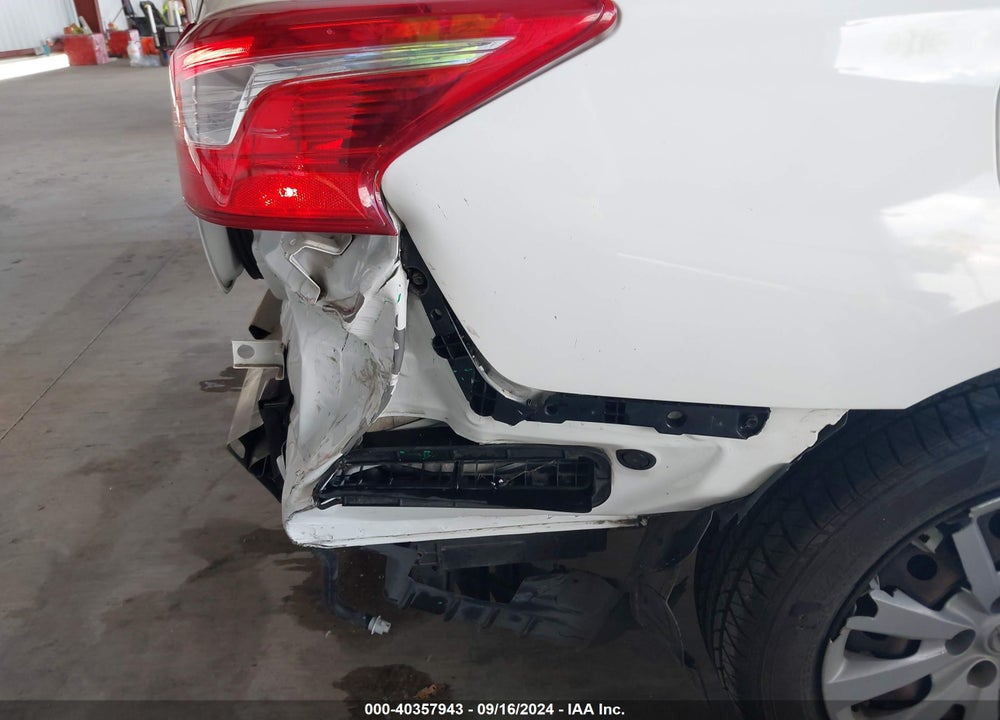 2017 NISSAN SENTRA S VIN: 3N1AB7AP7HY232165