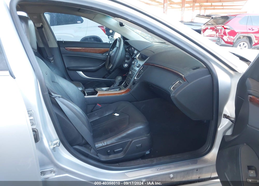 2010 CADILLAC CTS LUXURY VIN: 1G6DH5EG0A0117840