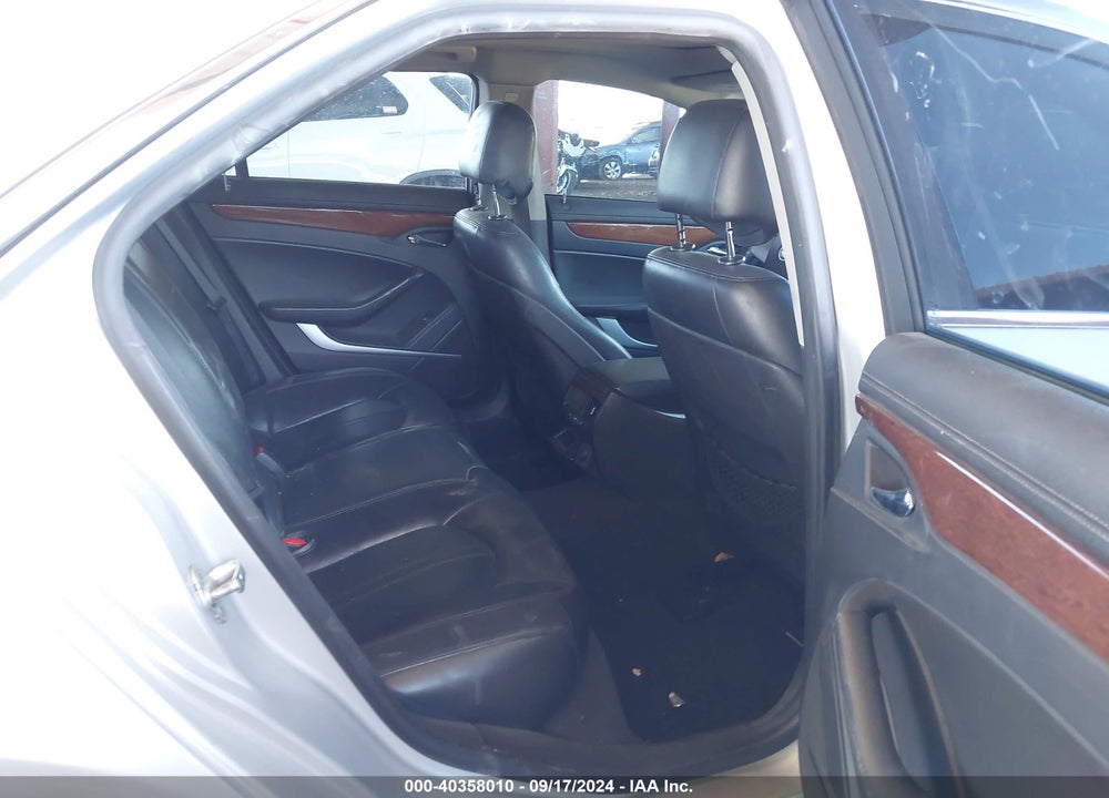 2010 CADILLAC CTS LUXURY VIN: 1G6DH5EG0A0117840
