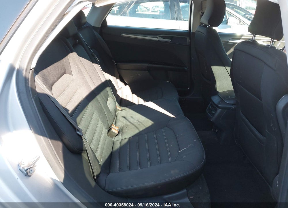 2015 FORD FUSION SE VIN: 1FA6P0H78F5115082