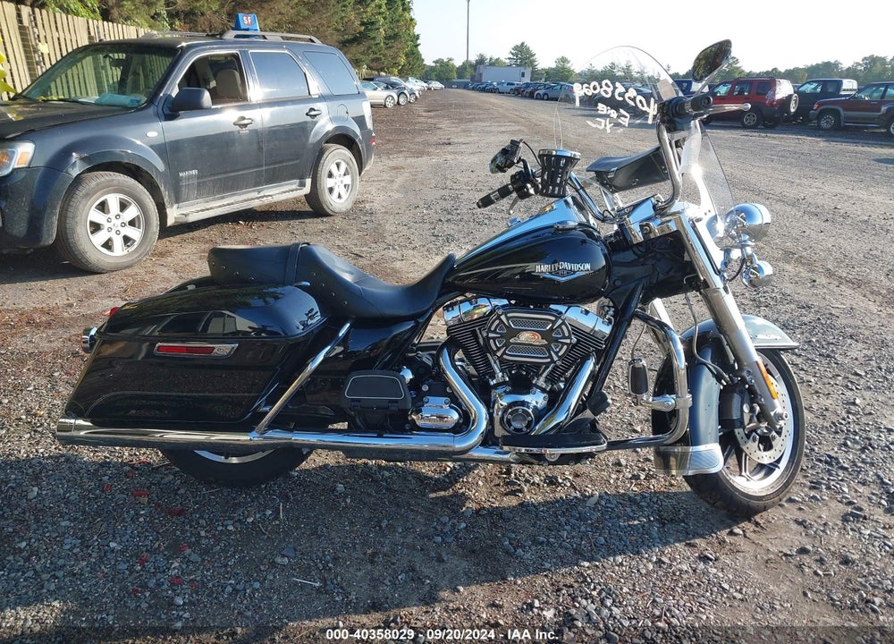 2015 HARLEY-DAVIDSON FLHR ROAD KING VIN: 1HD1FBM3XFB622281