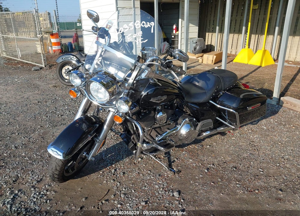 2015 HARLEY-DAVIDSON FLHR ROAD KING VIN: 1HD1FBM3XFB622281