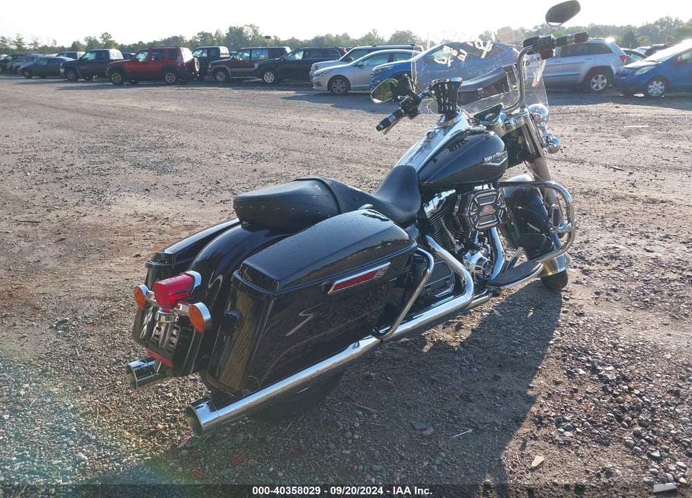 2015 HARLEY-DAVIDSON FLHR ROAD KING VIN: 1HD1FBM3XFB622281