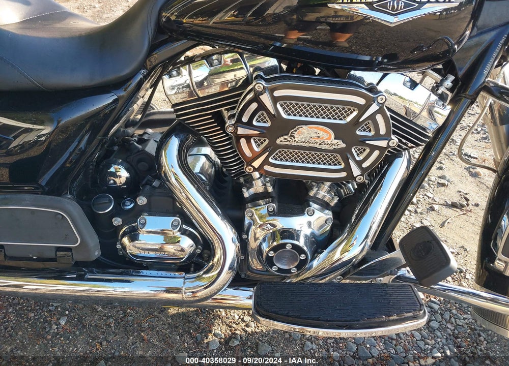 2015 HARLEY-DAVIDSON FLHR ROAD KING VIN: 1HD1FBM3XFB622281