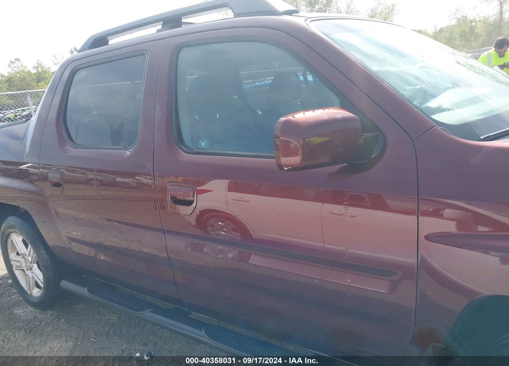2011 HONDA RIDGELINE RTL VIN: 5FPYK1F54BB009172