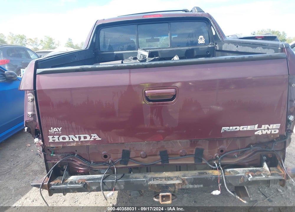 2011 HONDA RIDGELINE RTL VIN: 5FPYK1F54BB009172