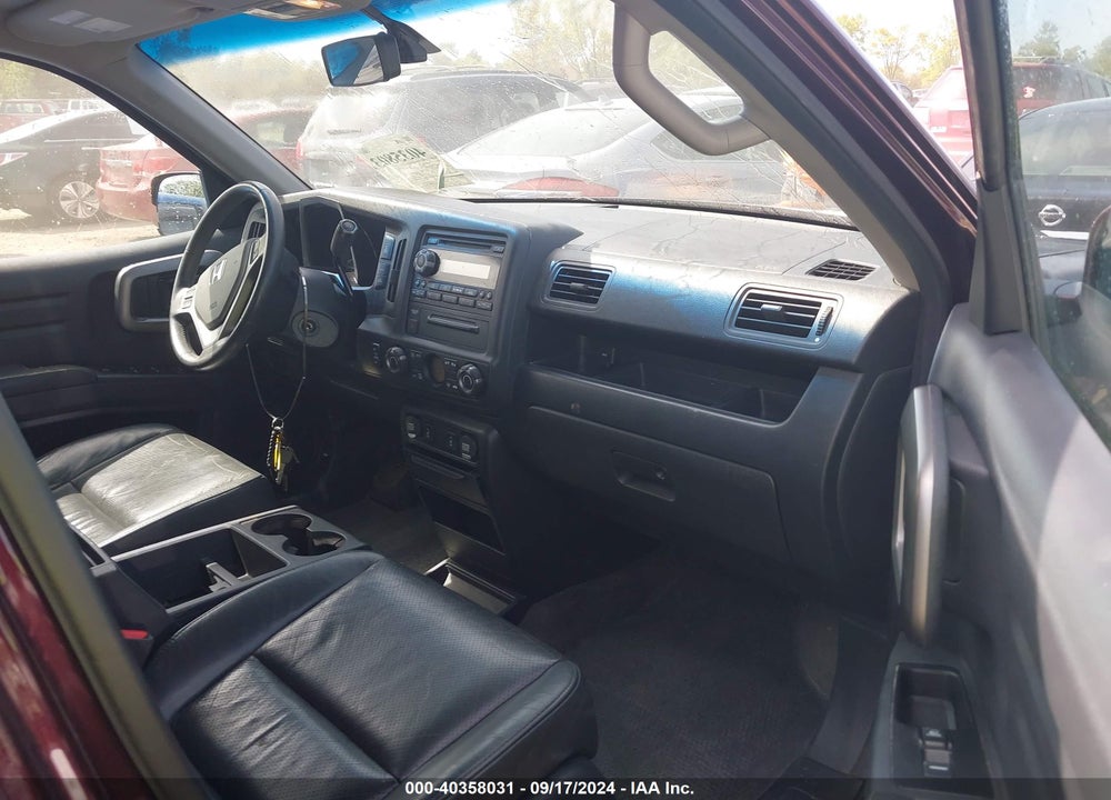 2011 HONDA RIDGELINE RTL VIN: 5FPYK1F54BB009172