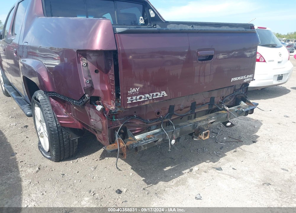 2011 HONDA RIDGELINE RTL VIN: 5FPYK1F54BB009172