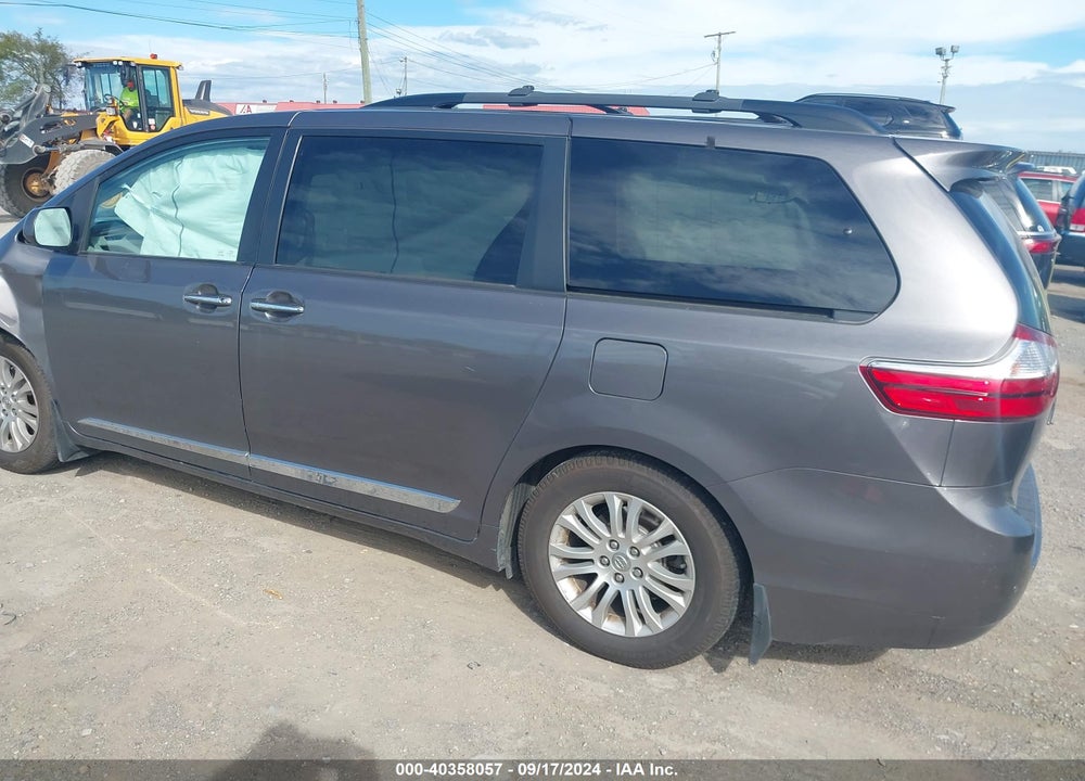 2015 TOYOTA SIENNA XLE PREMIUM 8 PASSENGER VIN: 5TDYK3DC2FS668519