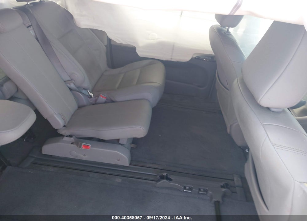2015 TOYOTA SIENNA XLE PREMIUM 8 PASSENGER VIN: 5TDYK3DC2FS668519