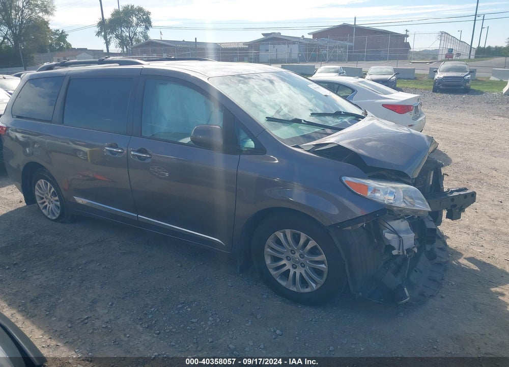 2015 TOYOTA SIENNA XLE PREMIUM 8 PASSENGER VIN: 5TDYK3DC2FS668519