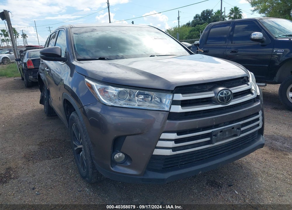 2019 TOYOTA HIGHLANDER LE PLUS VIN: 5TDZZRFH8KS361801