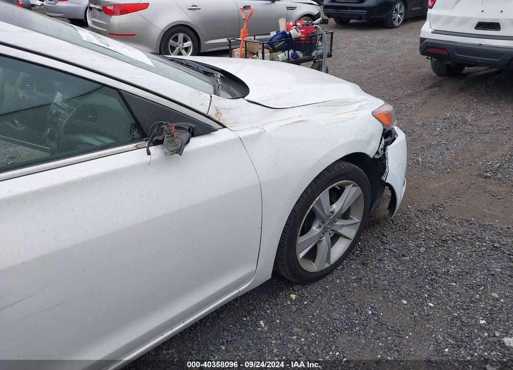 2015 ACURA ILX 2.0L VIN: 19VDE1F33FE002974