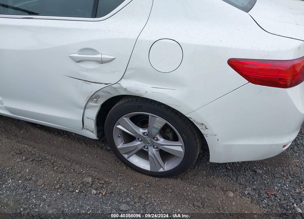 2015 ACURA ILX 2.0L VIN: 19VDE1F33FE002974