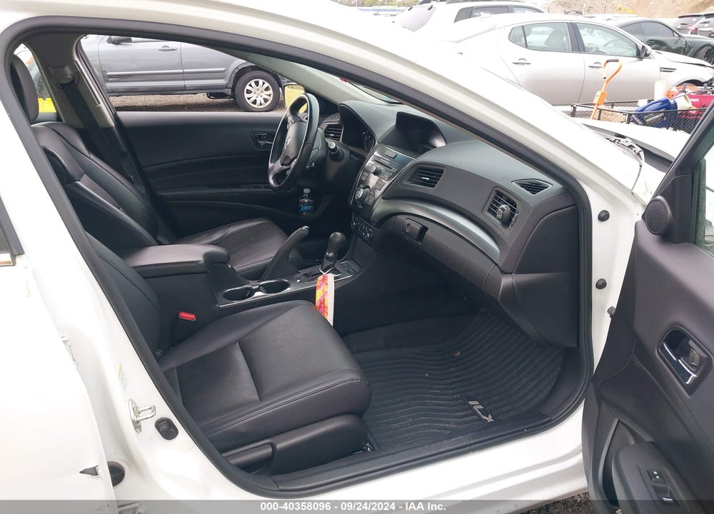 2015 ACURA ILX 2.0L VIN: 19VDE1F33FE002974