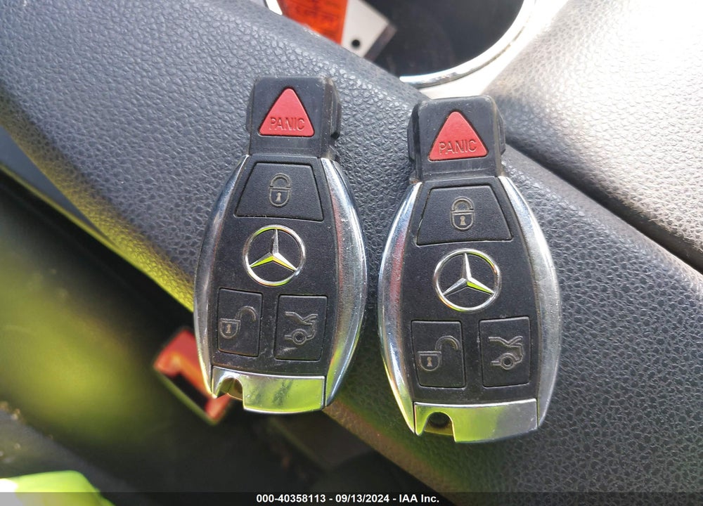 2010 MERCEDES-BENZ C 300 LUXURY/SPORT VIN: WDDGF5EB5AR105379