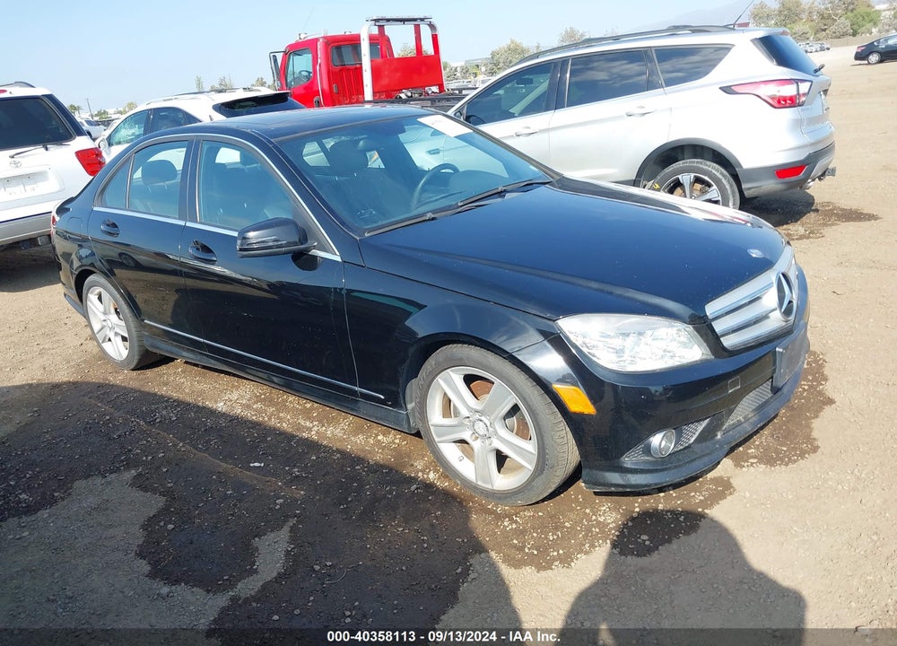 2010 MERCEDES-BENZ C 300 LUXURY/SPORT VIN: WDDGF5EB5AR105379