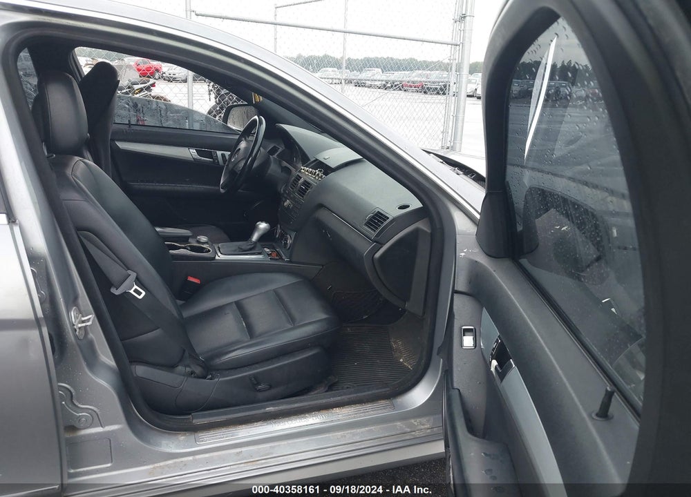 2009 MERCEDES-BENZ C 300 LUXURY/SPORT VIN: WDDGF54X29R063312