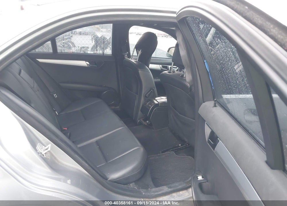 2009 MERCEDES-BENZ C 300 LUXURY/SPORT VIN: WDDGF54X29R063312