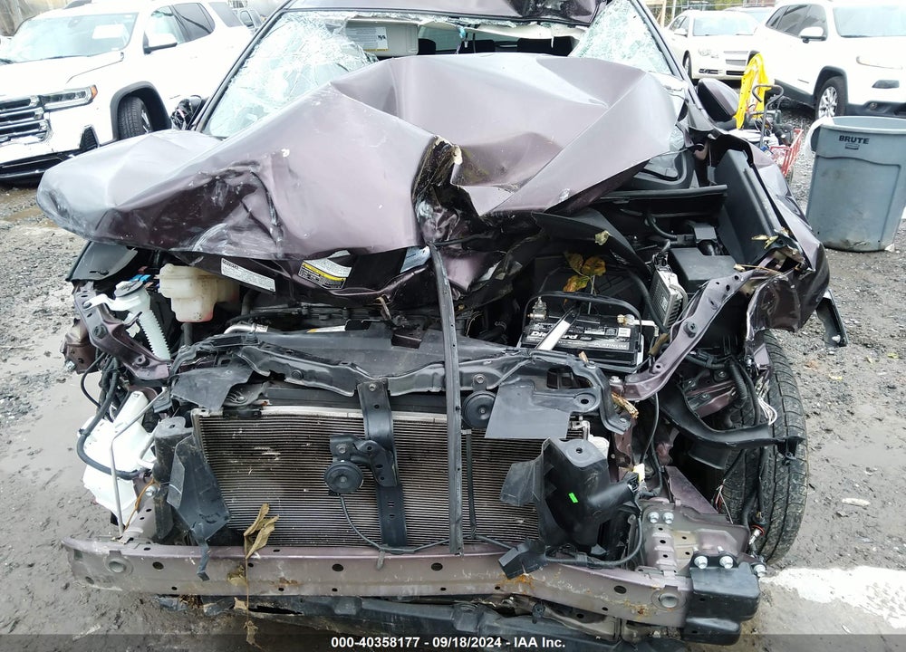 2018 TOYOTA RAV4 XLE VIN: 2T3RFREV5JW807013