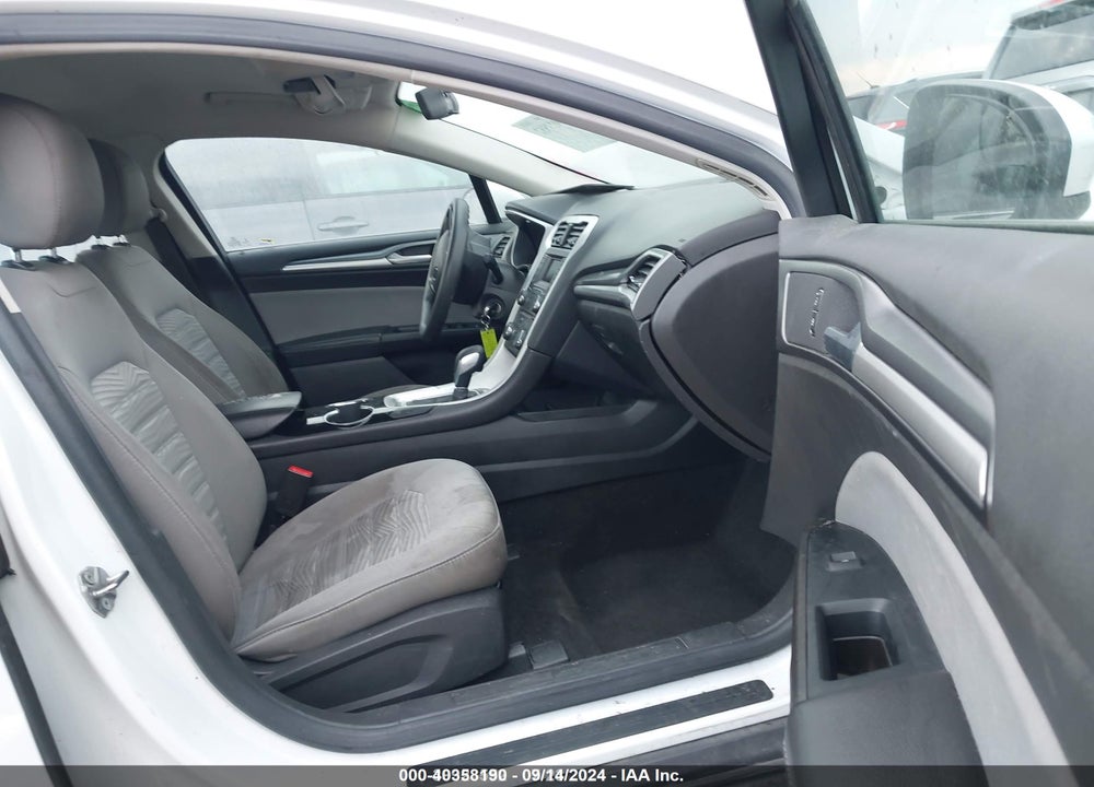 2016 FORD FUSION S VIN: 1FA6P0G76G5121322