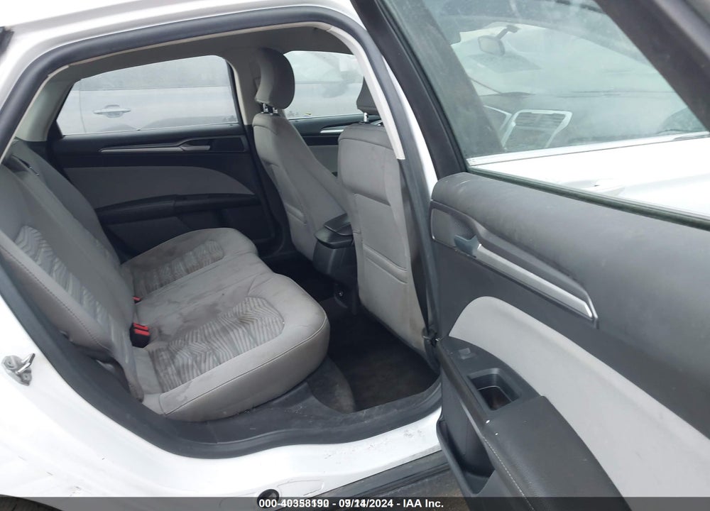 2016 FORD FUSION S VIN: 1FA6P0G76G5121322