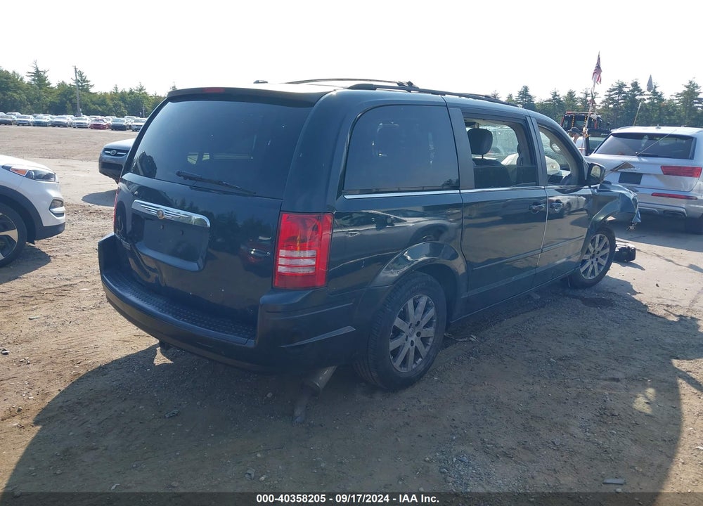 2008 CHRYSLER TOWN & COUNTRY VIN: 2A8HR54P08R631791