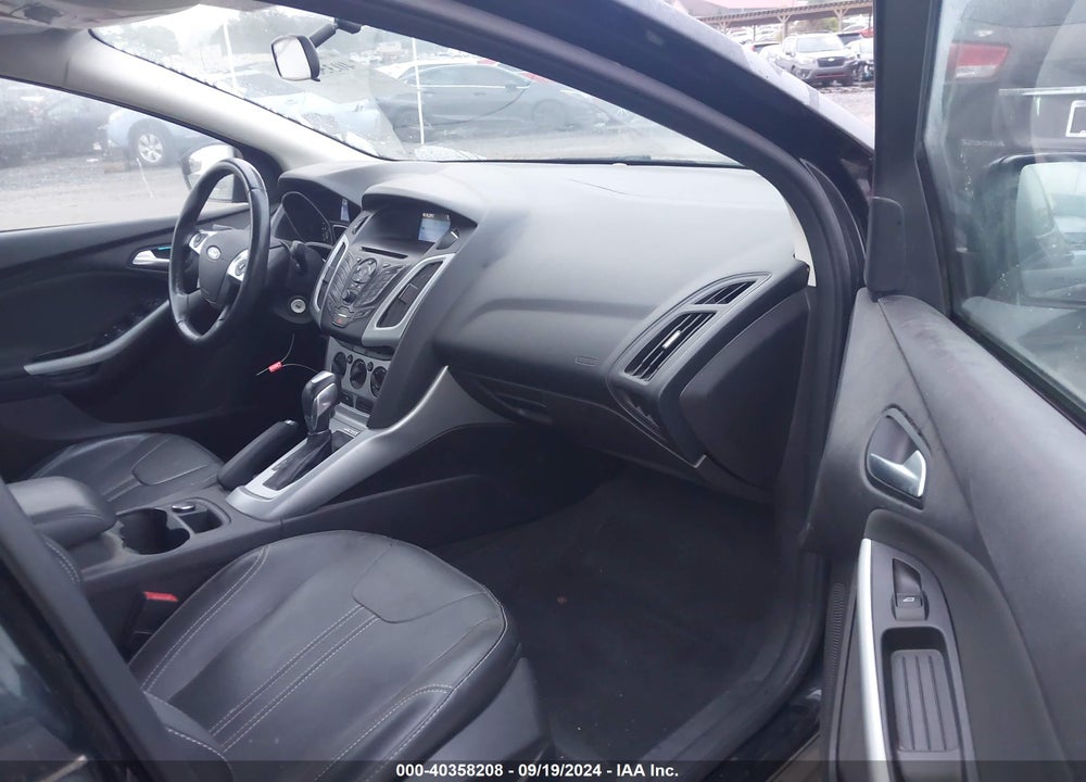 2014 FORD FOCUS SE VIN: 1FADP3F24EL227372