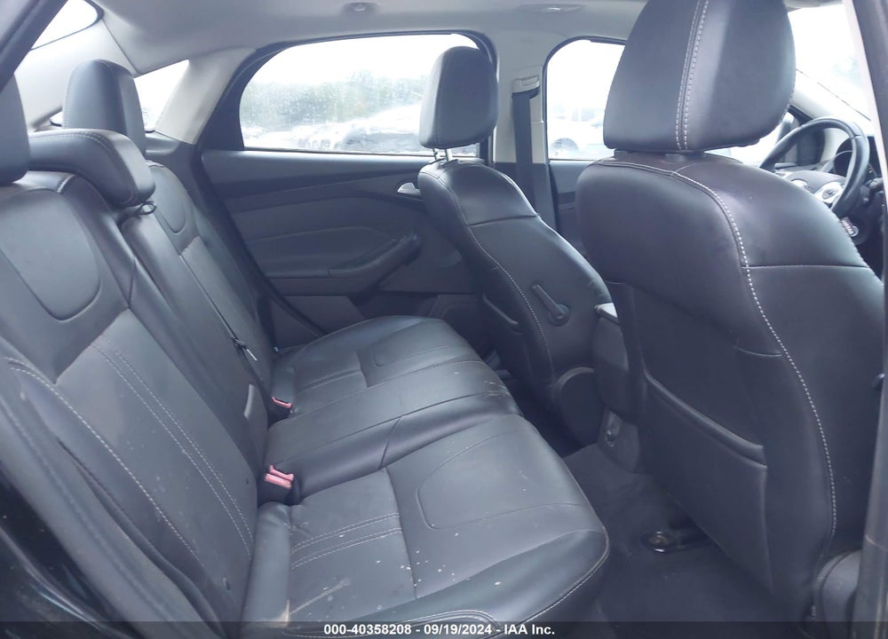 2014 FORD FOCUS SE VIN: 1FADP3F24EL227372