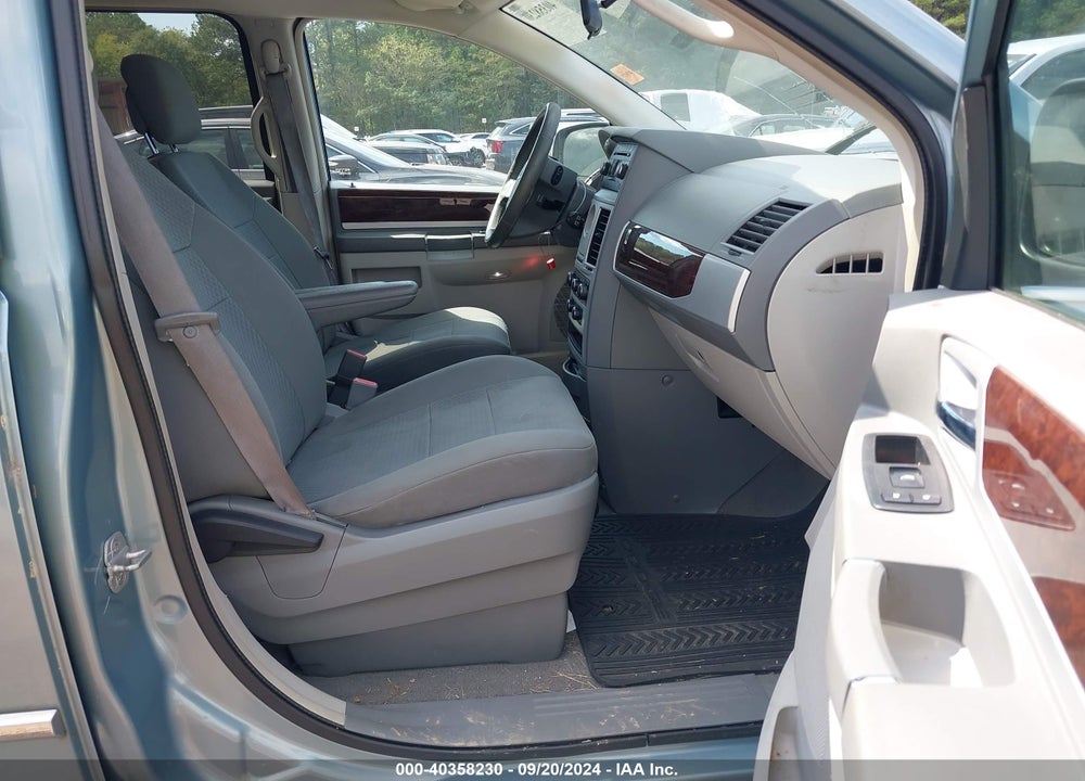 2010 CHRYSLER TOWN & COUNTRY TOURING VIN: 2A4RR5D1XAR348225