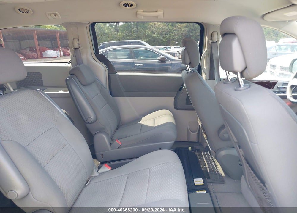 2010 CHRYSLER TOWN & COUNTRY TOURING VIN: 2A4RR5D1XAR348225