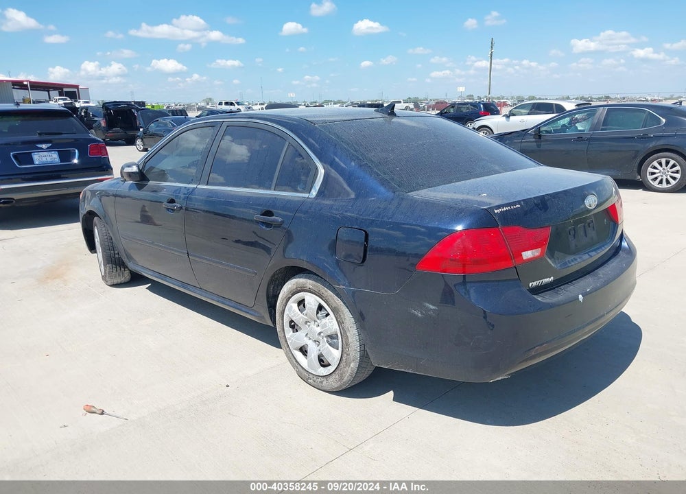2009 KIA OPTIMA LX VIN: KNAGE228695296671