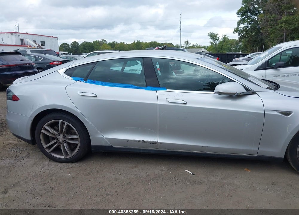 2013 TESLA MODEL S VIN: 5YJSA1CN2DFP27666