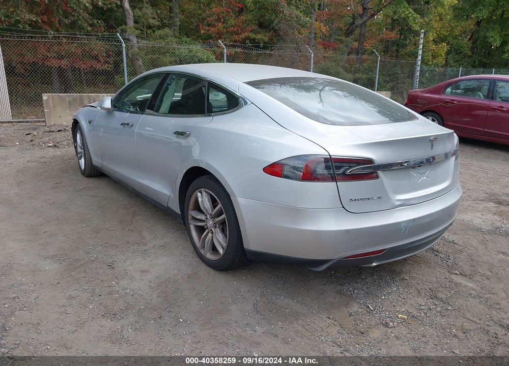 2013 TESLA MODEL S VIN: 5YJSA1CN2DFP27666