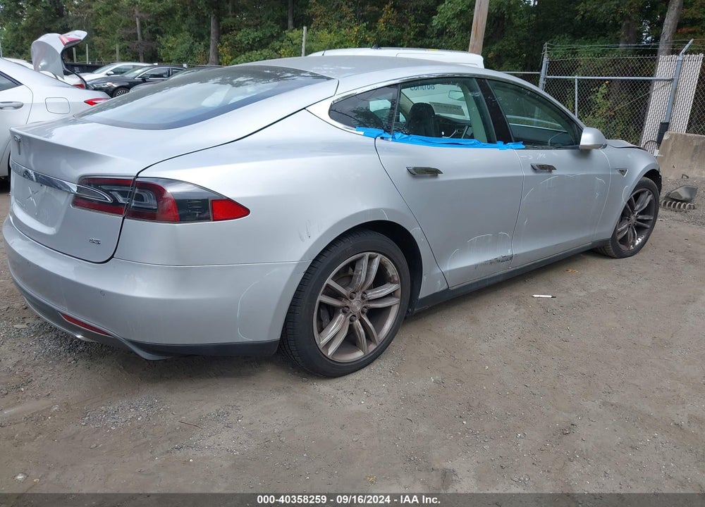 2013 TESLA MODEL S VIN: 5YJSA1CN2DFP27666