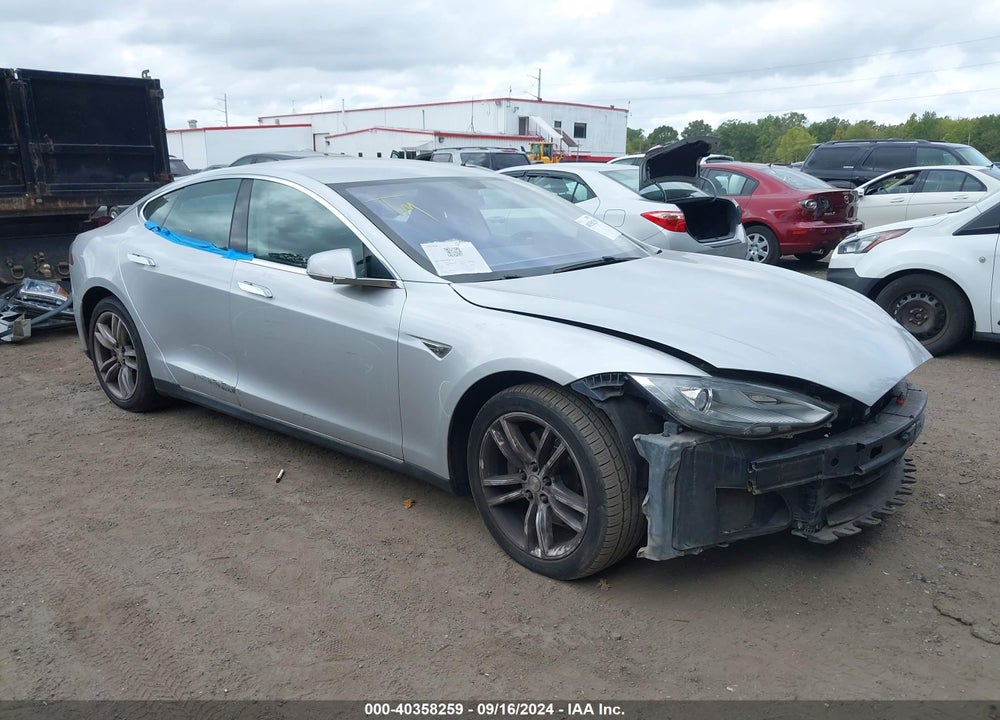 2013 TESLA MODEL S VIN: 5YJSA1CN2DFP27666