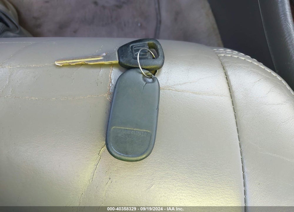 1999 HONDA ACCORD EX V6 VIN: 1HGCG165XXA008694